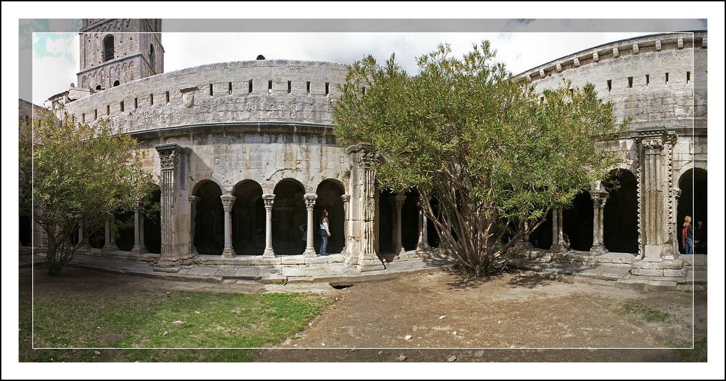Arles - Cloître